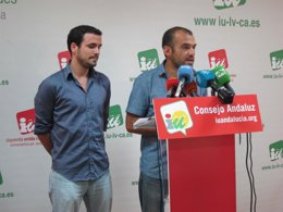 José Manuel Mariscal y Alberto Garzón en rueda de prensa