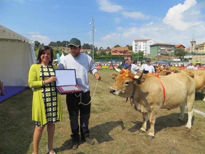 María Jesús Álvarez, a la izquierda