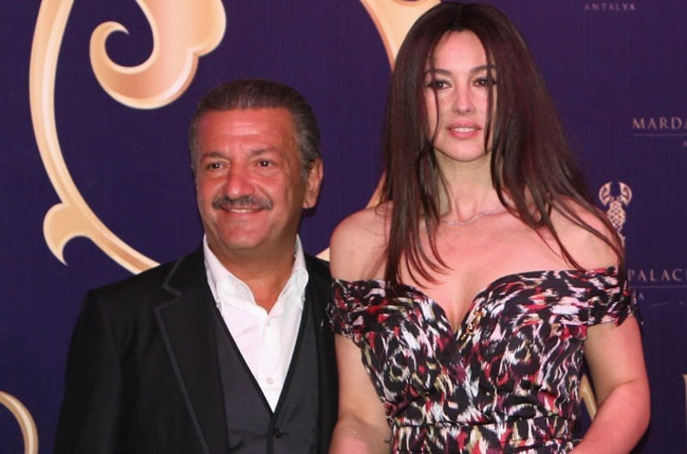 MONICA BELLUCCI Y MULTIMILLONARIO RUSO