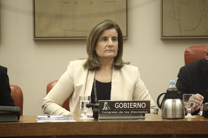 Ministra de Empleo, Fátima Báñez, en el Congreso