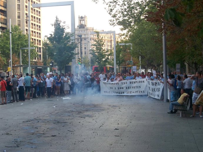 Manifestación de los trabajadores de Urbanos de Zaragoza en la plaza de Aragón