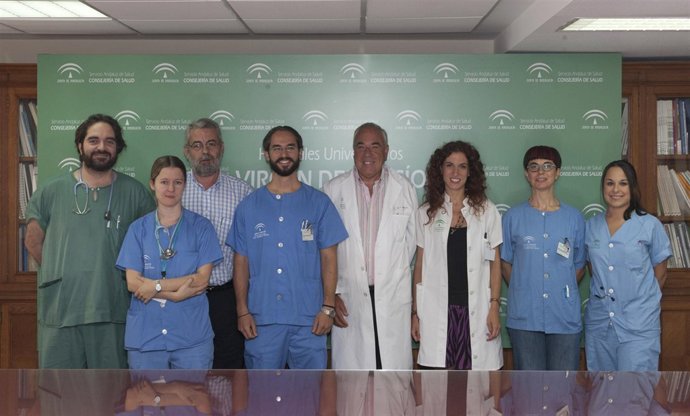 Equipo del Virgen del Rocío encargado del estudio