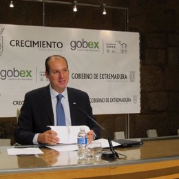 Consejero de Salud y Política Social Extremadura, Luis Alfonso Hernández Carrón