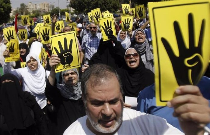 Miembros de los Hermanos Musulmanes y partidarios del derrocado presidente egipc