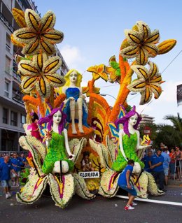 Carroza de la Batalla de Flores de Laredo 