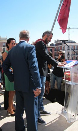 El Dj Óscar Rivero se dispone a comenzar la lectura del pregón