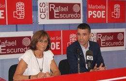Los parlamentarios del PSOE Remedios Martel y José Bernal