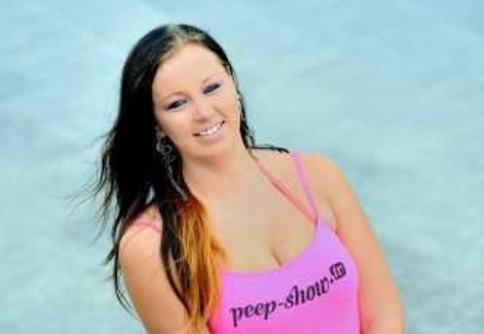 ANIA LISEWSKA SE QUIERE ACOSTAR CON 100.000 HOMBRES
