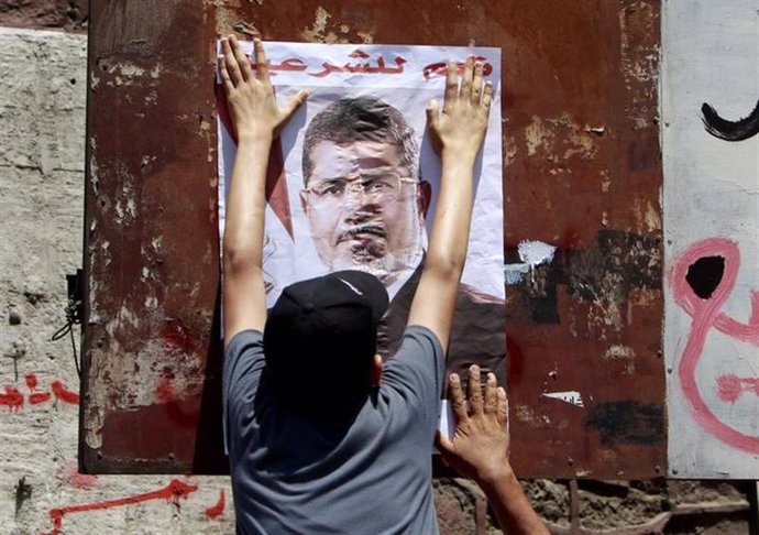 Un partidario del depuesto presidente egipcio Mohamed Mursi