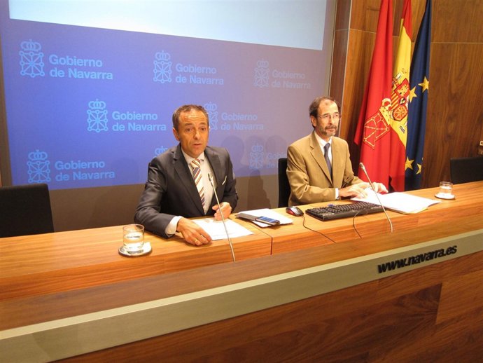 El consejero Juan Luis Sánchez de Muniáin y el director general Carlos Erce.