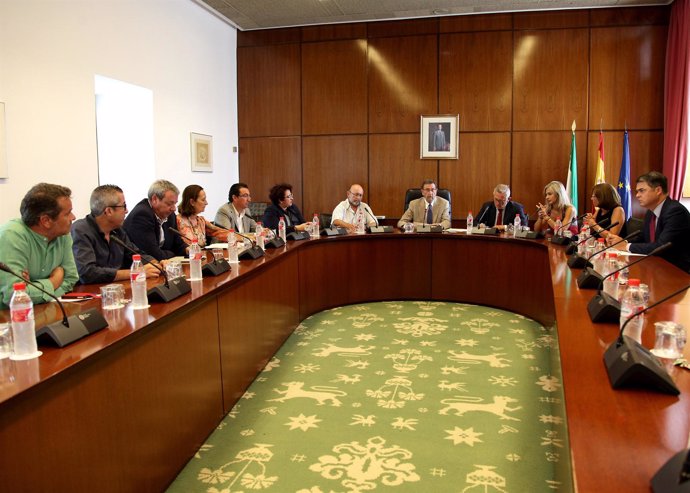 La Junta de Portavoces del Parlamento andaluz aprueba el debate de investidura