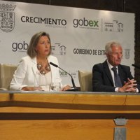 Los centros educativos extremeños disponen de 2,6 millones de euros para reponer libros de texto el curso 2013/2014