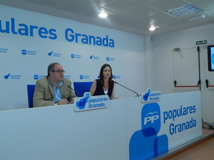 Concha de Santa Ana y Antonio Ayllón, del PP de Granada