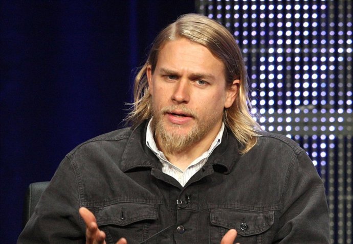 Charlie Hunnam interpretará a Christian Grey en la película '50 sombras de Grey'
