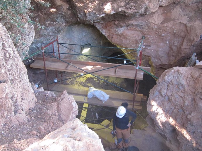 Trabajos De Excavación En La Cueva De Santa Ana De Cáceres