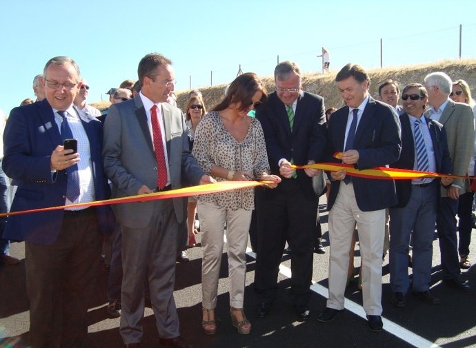 Inauguración del vial de Palazuelos.