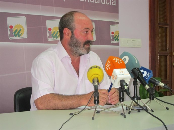 El coordinador provincial de IULV-CA en Huelva, Pedro Jiménez. 