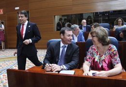 Ignacio González con Tomás Gómez