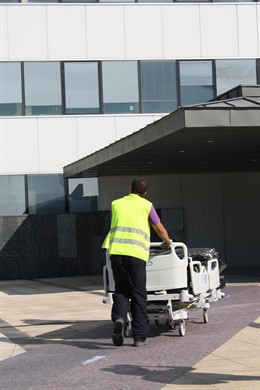 Entrada de camas al nuevo HUCA