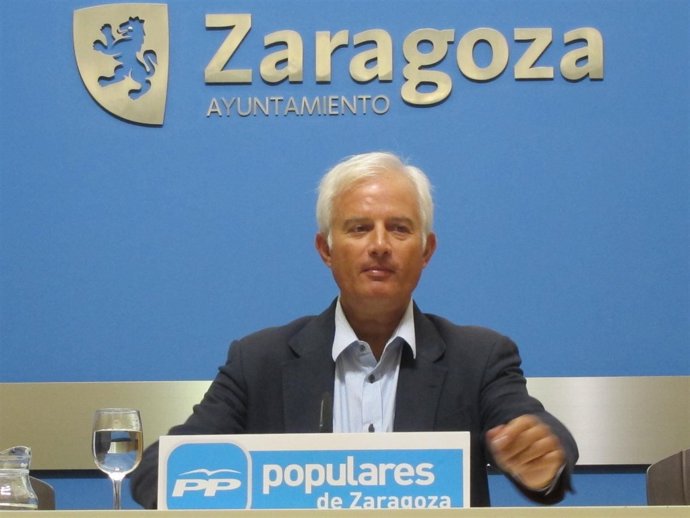 El portavoz del grupo muncipal del PP, Eloy Suárez