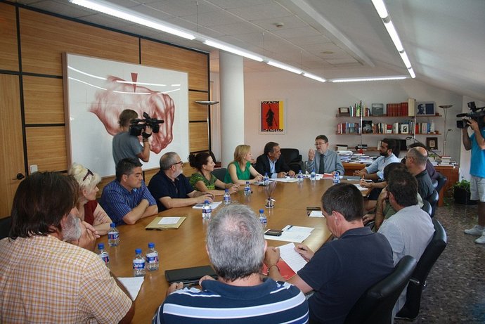 Reunión de Puig con la comunidad educativa