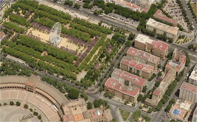 Reposición De La Zona Verde De Los Jardines Del Prado Por La Biblioteca De La US