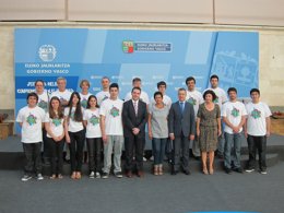 Recepción deUrkullu a jóvenes de origen vasco.