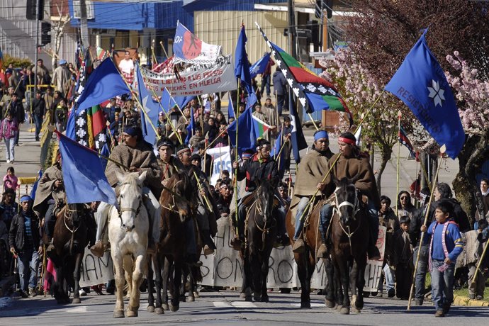 Marcha mapuche en apoyo de compañeros presos en huelga de hambre