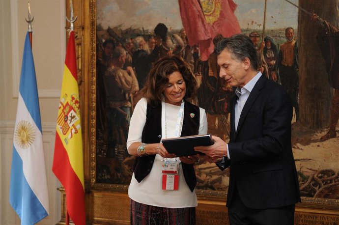 Botella con Macri en Buenos Aires                     