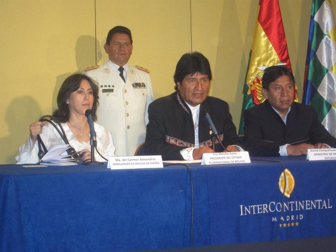 El presidente de Bolivia (c), Evo Morales