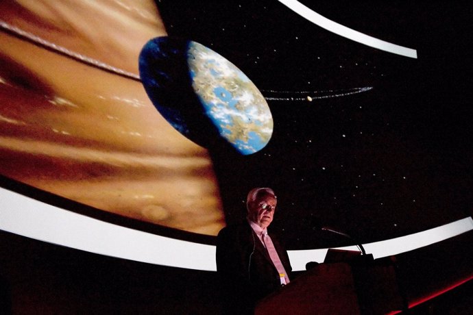 Frank Drake, fundador de SETI, para búsqueda vida extraterrestre