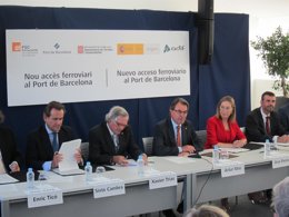 Sixte Cambra(Puerto Bcn),alc.X.Trias,pte.Artur Mas,ministra A.Pastor,cons.S.Vila