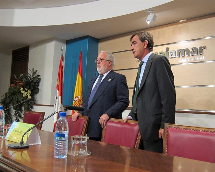 El ministro de Agricultura en las jornadas sobre cooperativismo