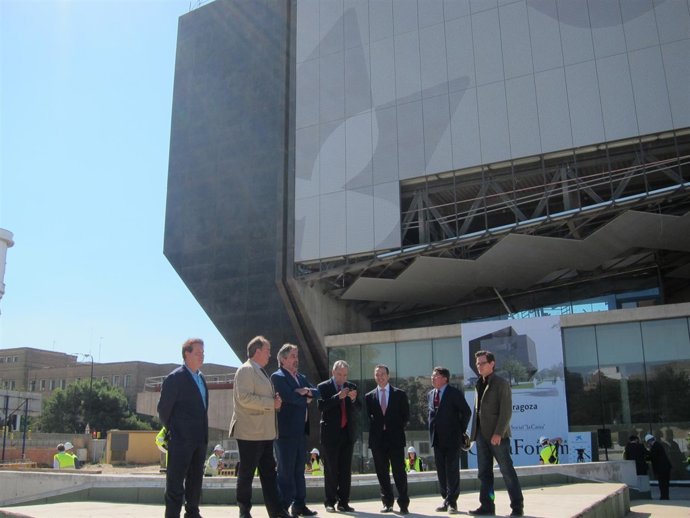 Belloch y Lanaspa visitan las obras del CaixaForum