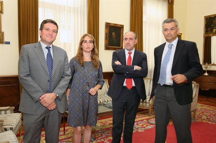 Alfonso Jiménez y Francisco Iglesias (izq. Y drcha.) con Asenjo y Hernández