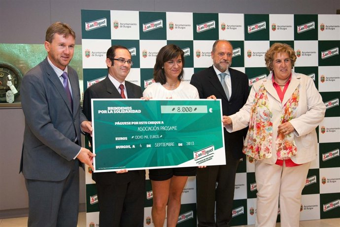 Entrega premio San Miguel y Burgos Solidarios a la Asociación PROSAME