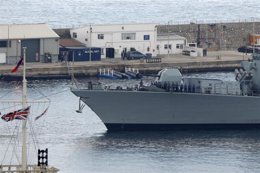 La fragata de la Marina británica HMS Westminster arriba a la Bahía de Gibraltar