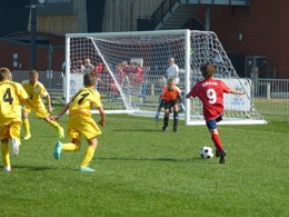 España gana en su debut a Ucrania