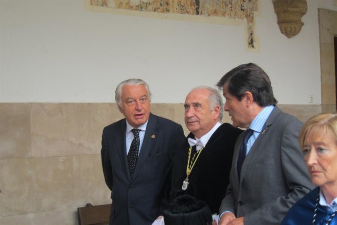 Vicente Gotor, en el centro