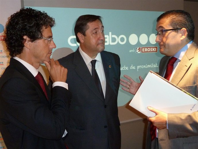 El dir. Grl. De Caprabo, A. Ojinaga; el cons. Pelegrí y el dir. Com. J.Barceló 