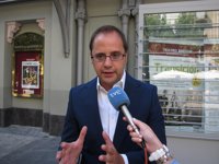 Luena dice que el encuentro entre Sanz y Urkullu "no es histórico, lo histórico es que no se haya producido antes"