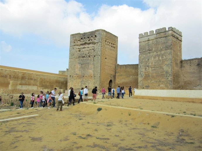 El Castillo de Alcalá de Guadaíra es uno de los más grandes de Andalucía.