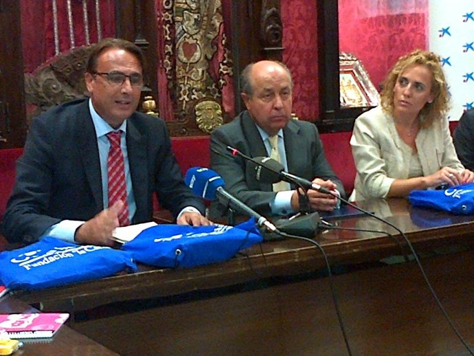 Rueda de prensa en el Ayuntamiento de Granada
