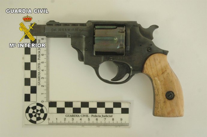 Arma incautada en una operación