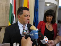 Cuevas afirma que el PSOE con la presentación de preguntas "lleva las cosas al límite" e intenta "alargar plazos"