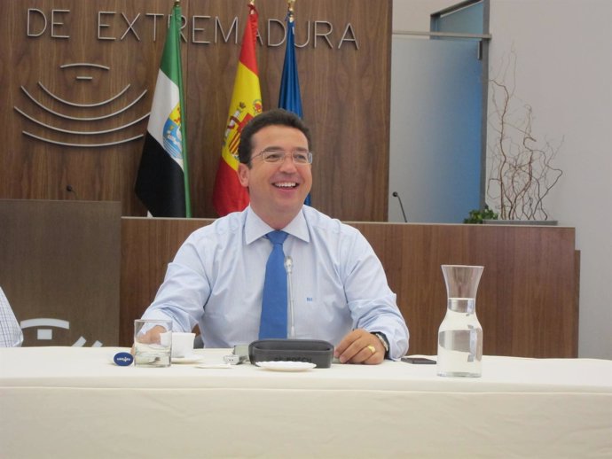 Fernando Manzano, presidente del Parlamento de Extremadura