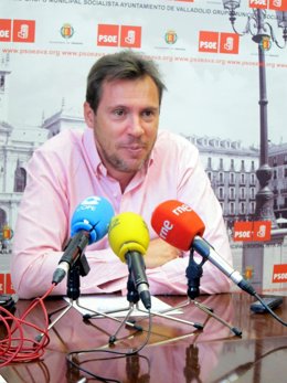 Óscar Puente informa de la situación de Unión Duero.