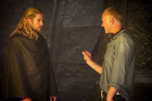 Alan Taylor y Chris Hemsworth en el rodaje de Thor