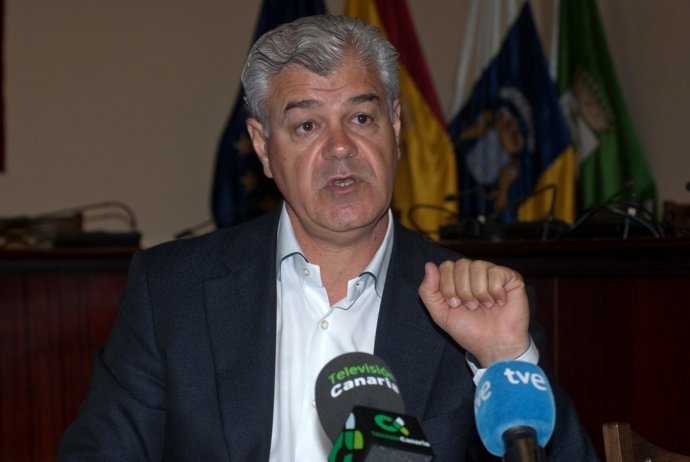 Armas, en rueda de prensa