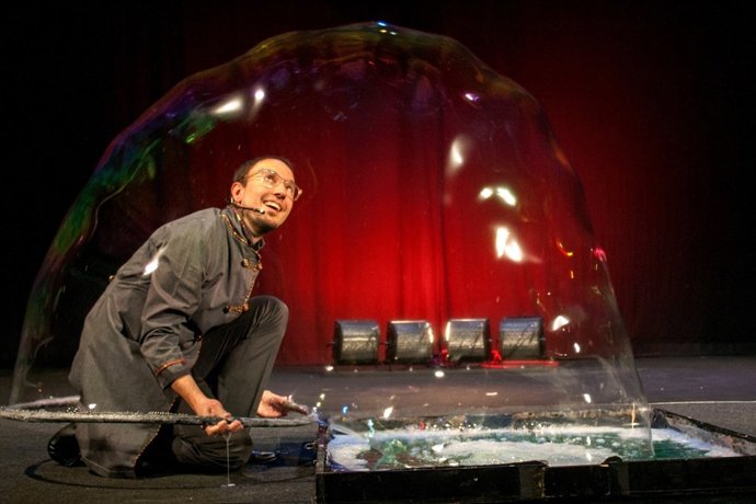 Burbujas en el Teatro Lara